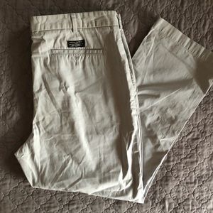 Men Banana Republic Aiden Cream Khaki Chino Pants